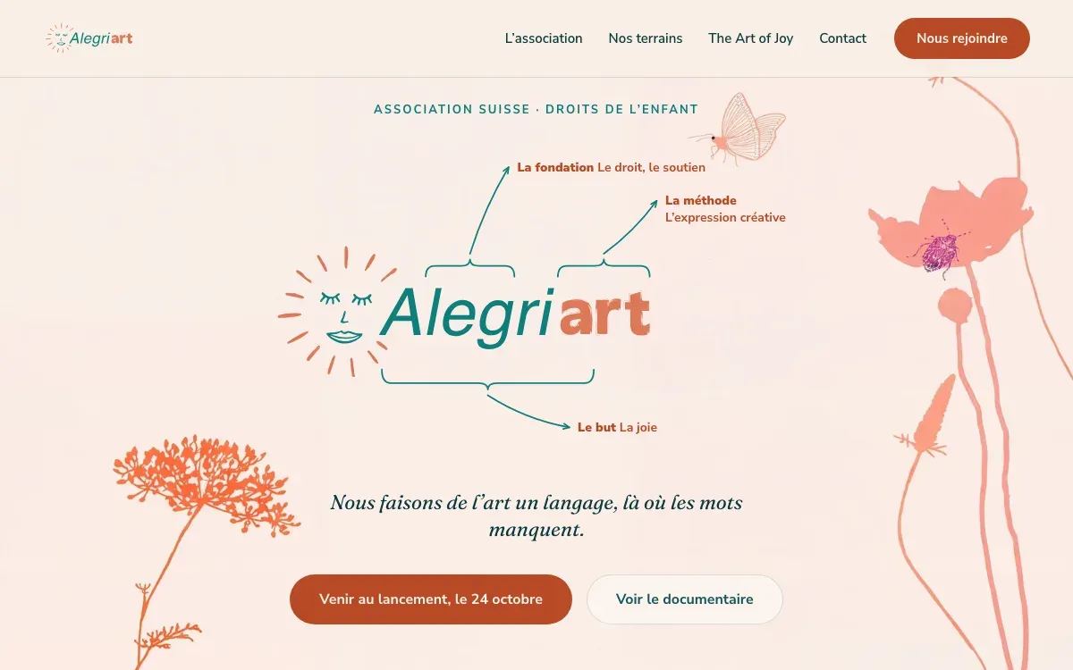Aperçu du site alegriart.org : le logo expliqué, les plantes corail et la phrase d'accueil